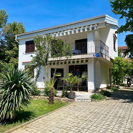 Apartment Olive Groove Malinska Exterior foto